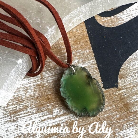 ALQUIMIA Jewelry - Big green agate and brown suede choker necklace